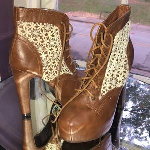 Super cute Brown high heel booties